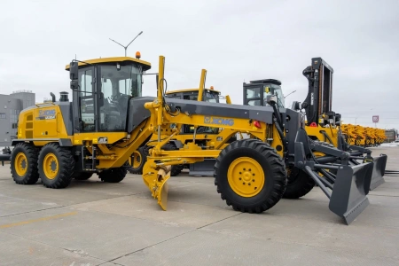 Автогрейдер XCMG GR2205AT 