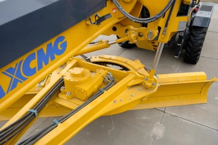 Автогрейдер XCMG GR2205AT 