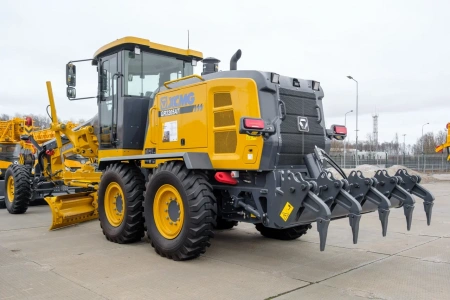 Автогрейдер XCMG GR2205AT 